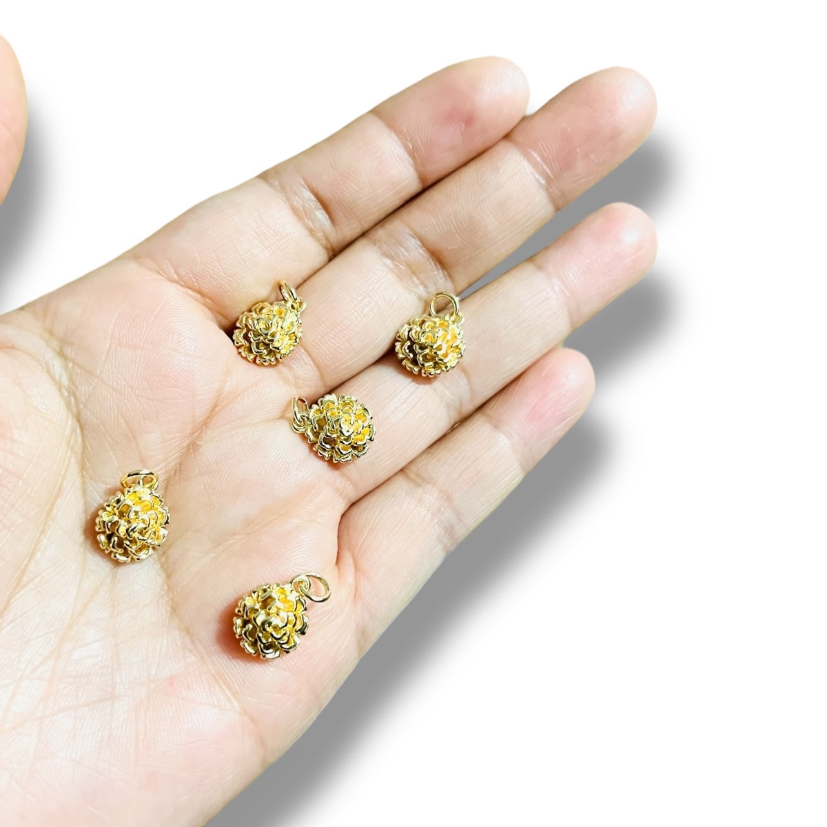 1pz Dije Cempasúchil, dije Chapa de Oro