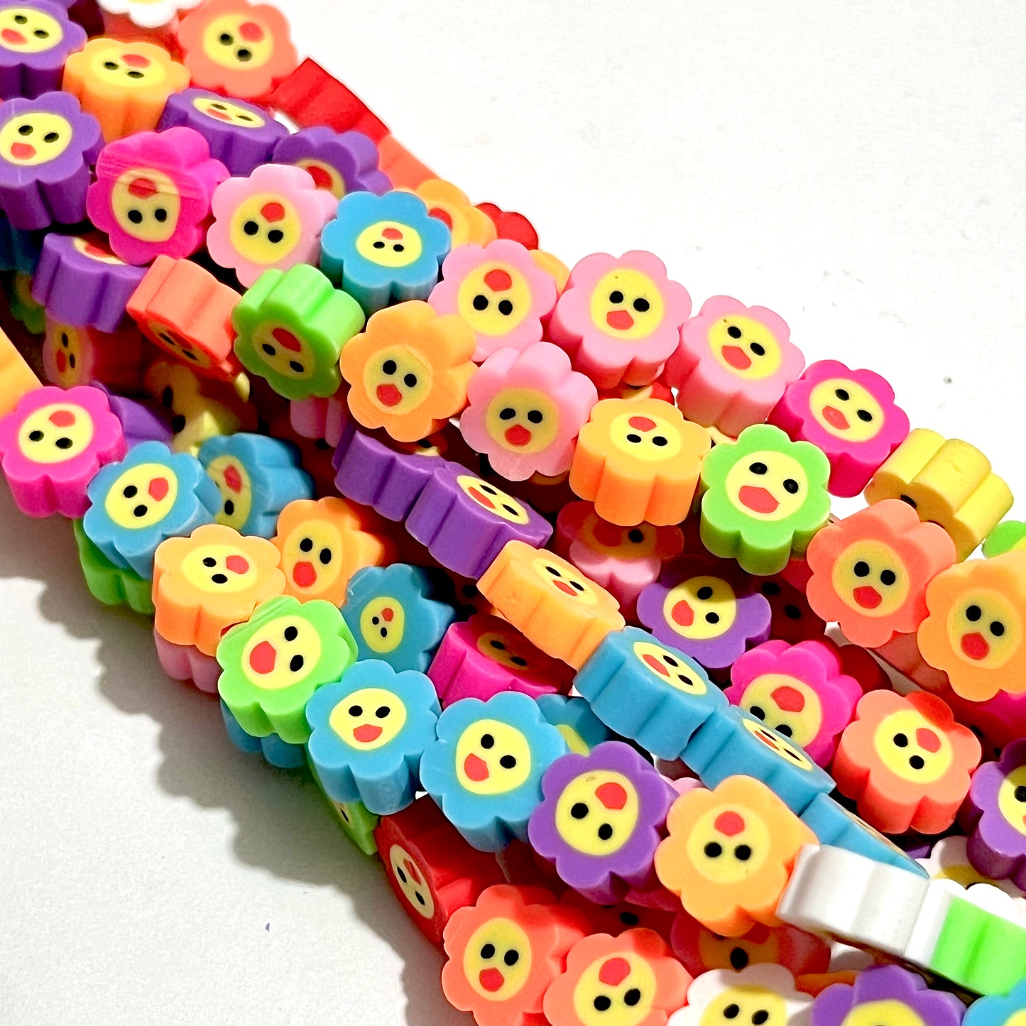 Fimo de figuras variadas, fimo para pulseras