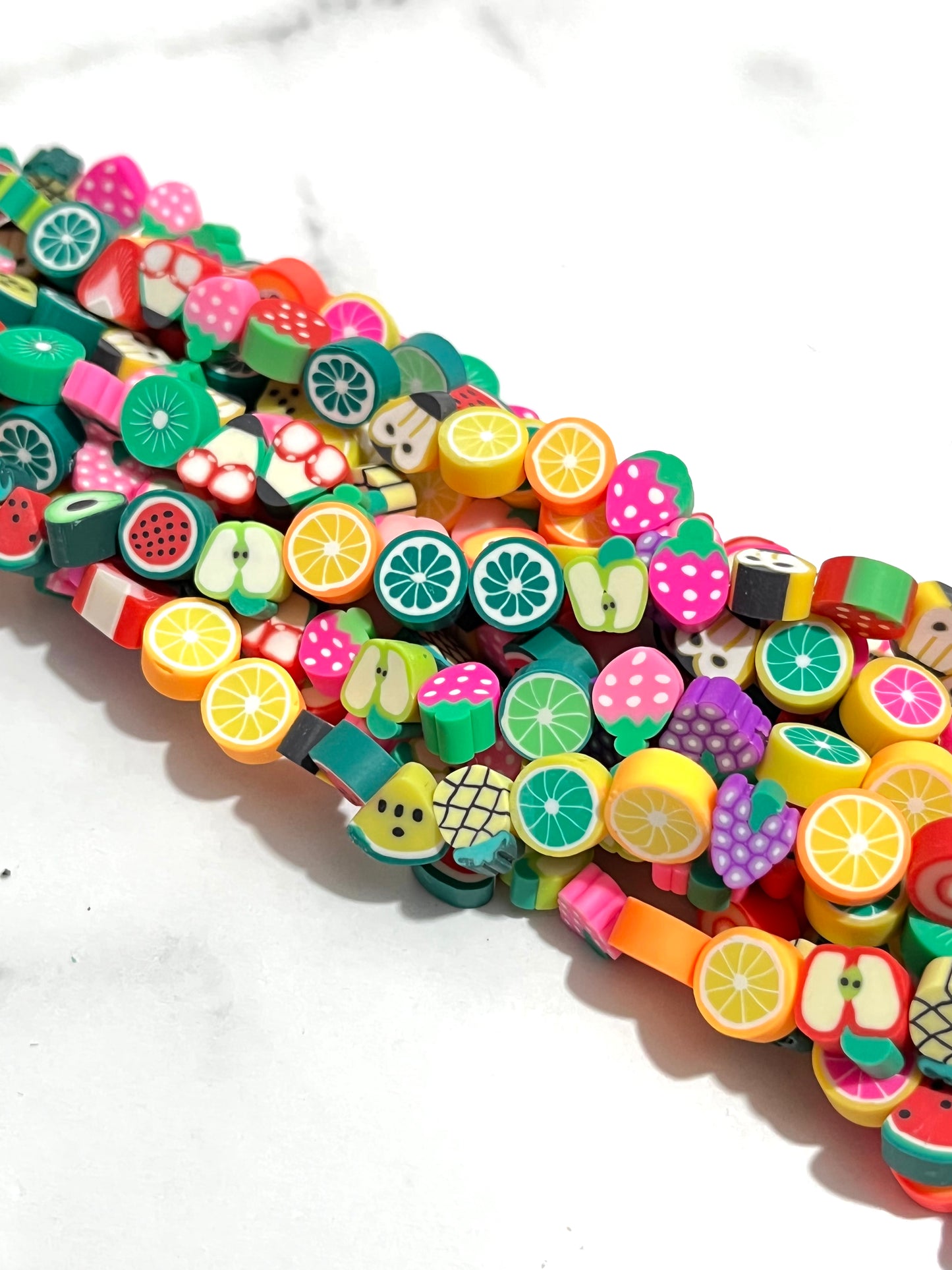 Fimo de figuras variadas, fimo para pulseras