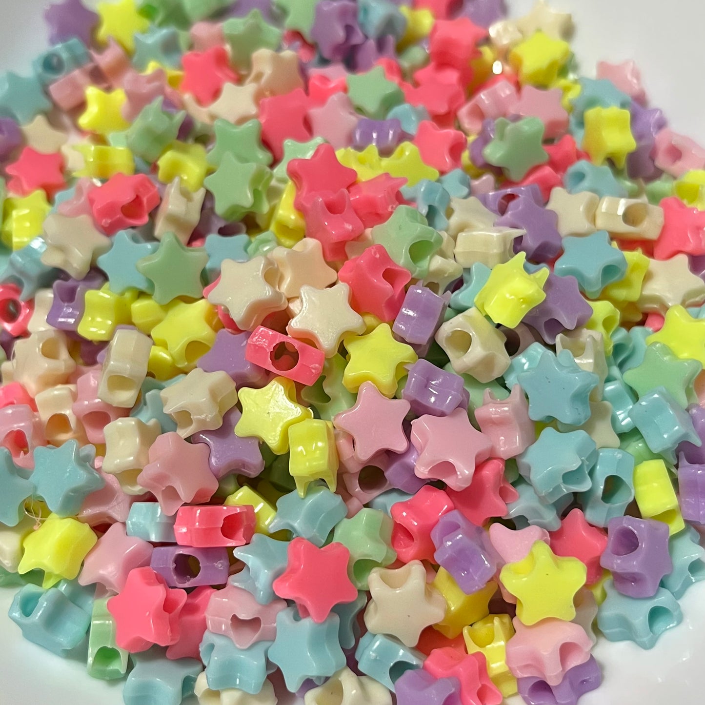 25 Estrellas de colores para bisutería