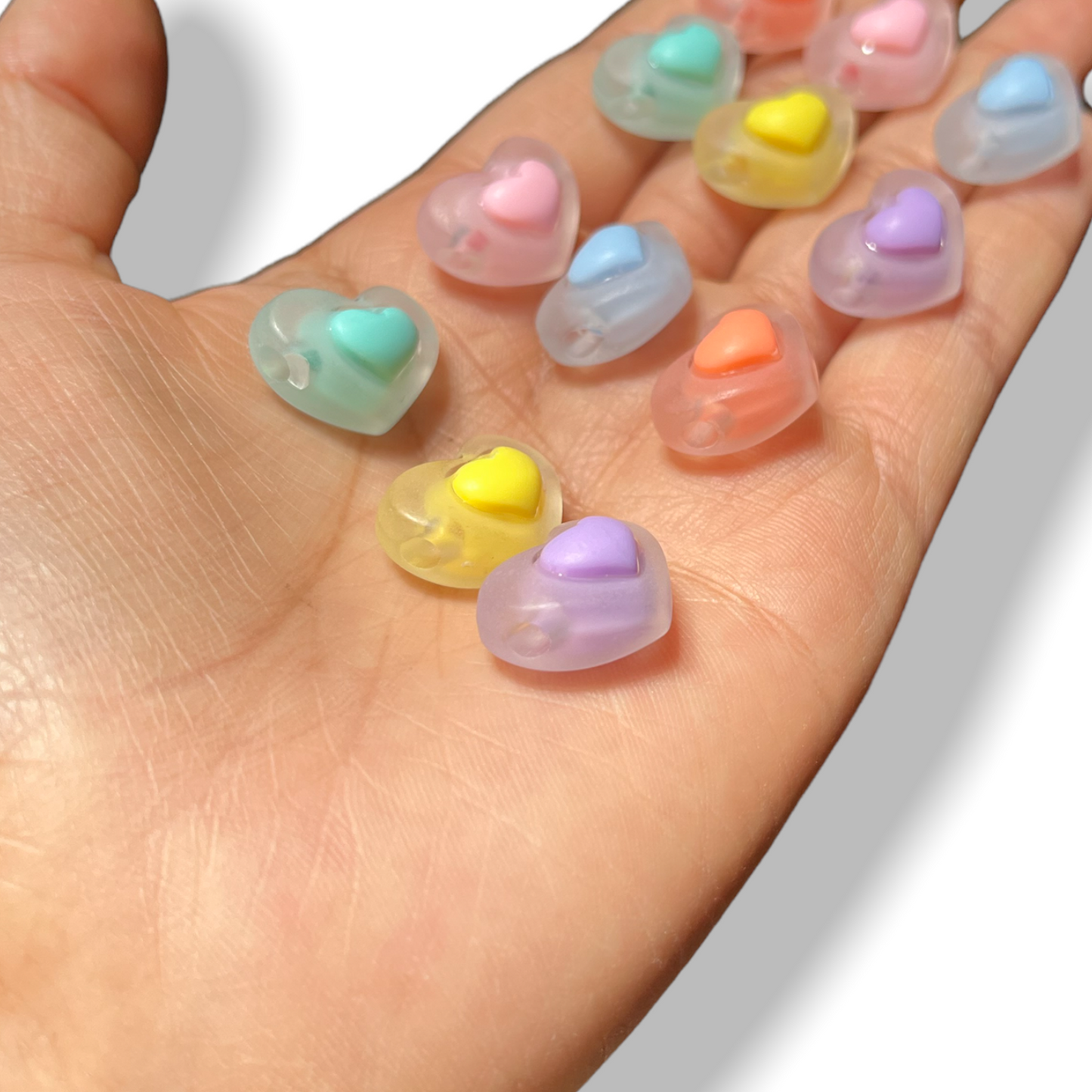 10 corazones encapsulados de acrílico para bisutería