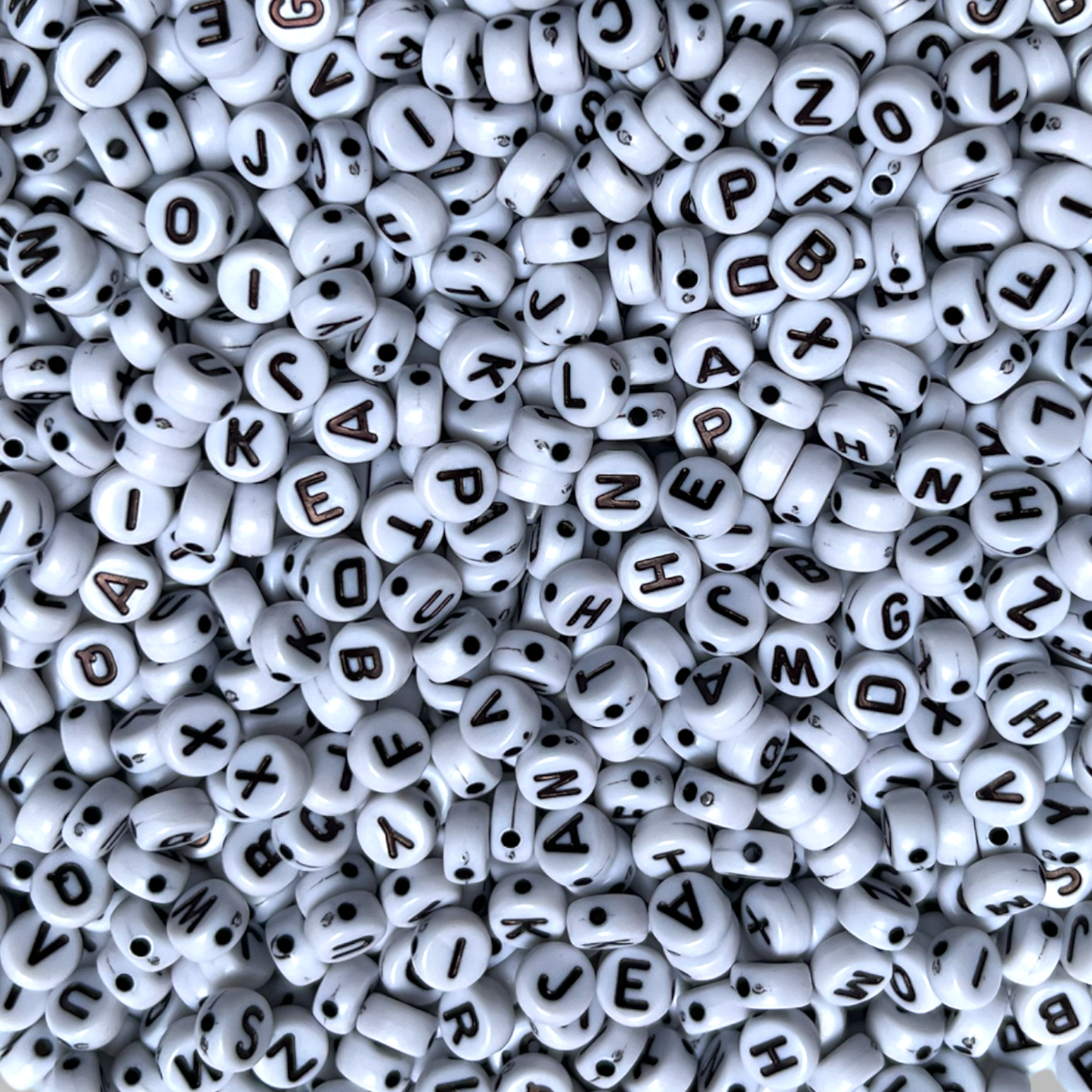 250 gr letra a granel, letra blanco y negro para pulseras y bisutería, abalorios