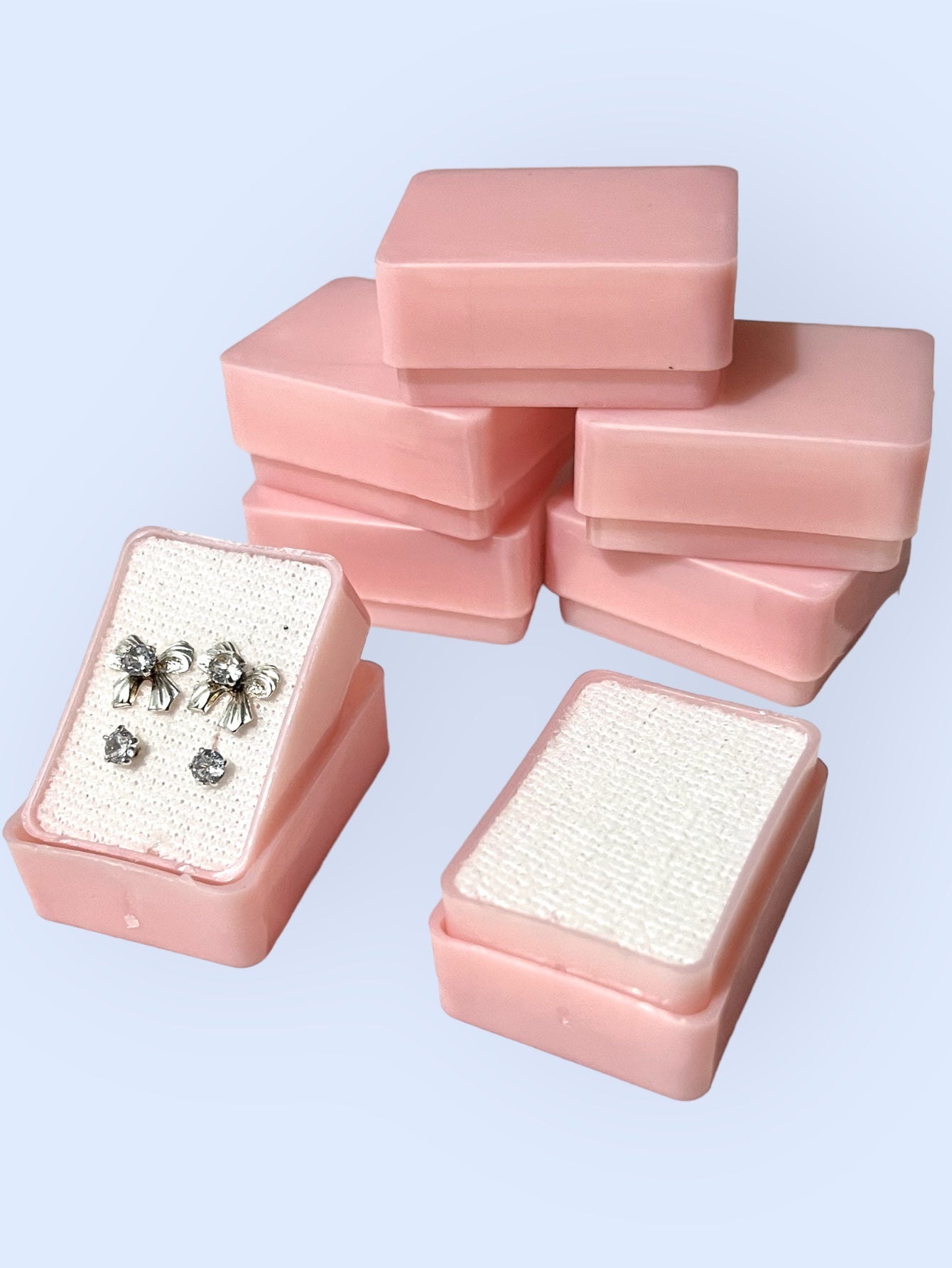 1 caja porta aretes