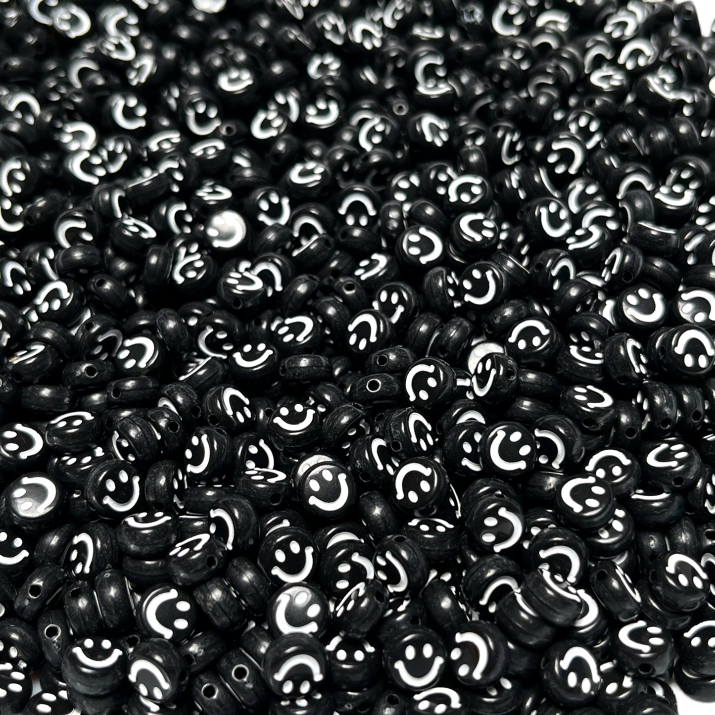 50 happy face negro con blanco para pulseras, abalorios para bisutería
