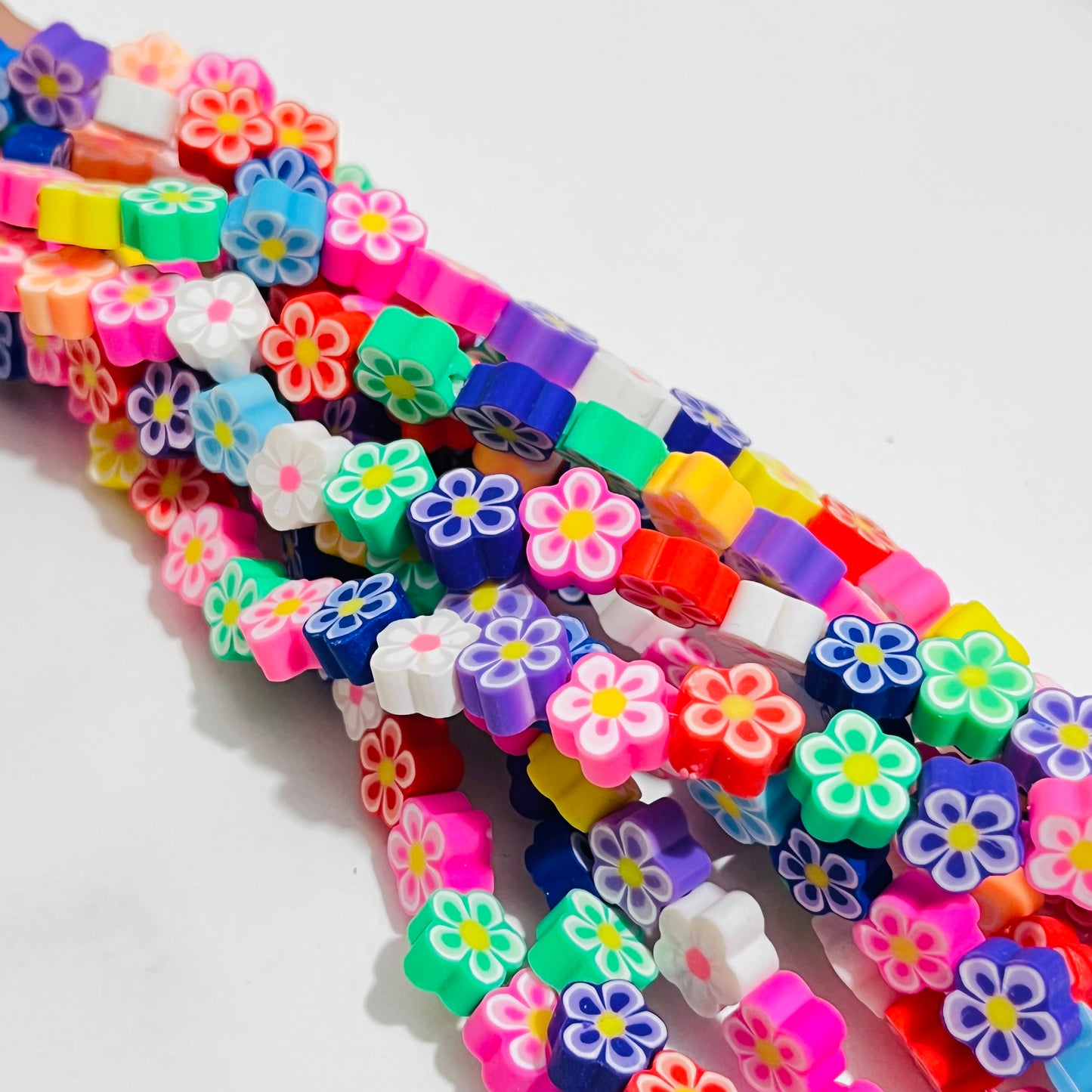 Fimo de figuras variadas, fimo para pulseras