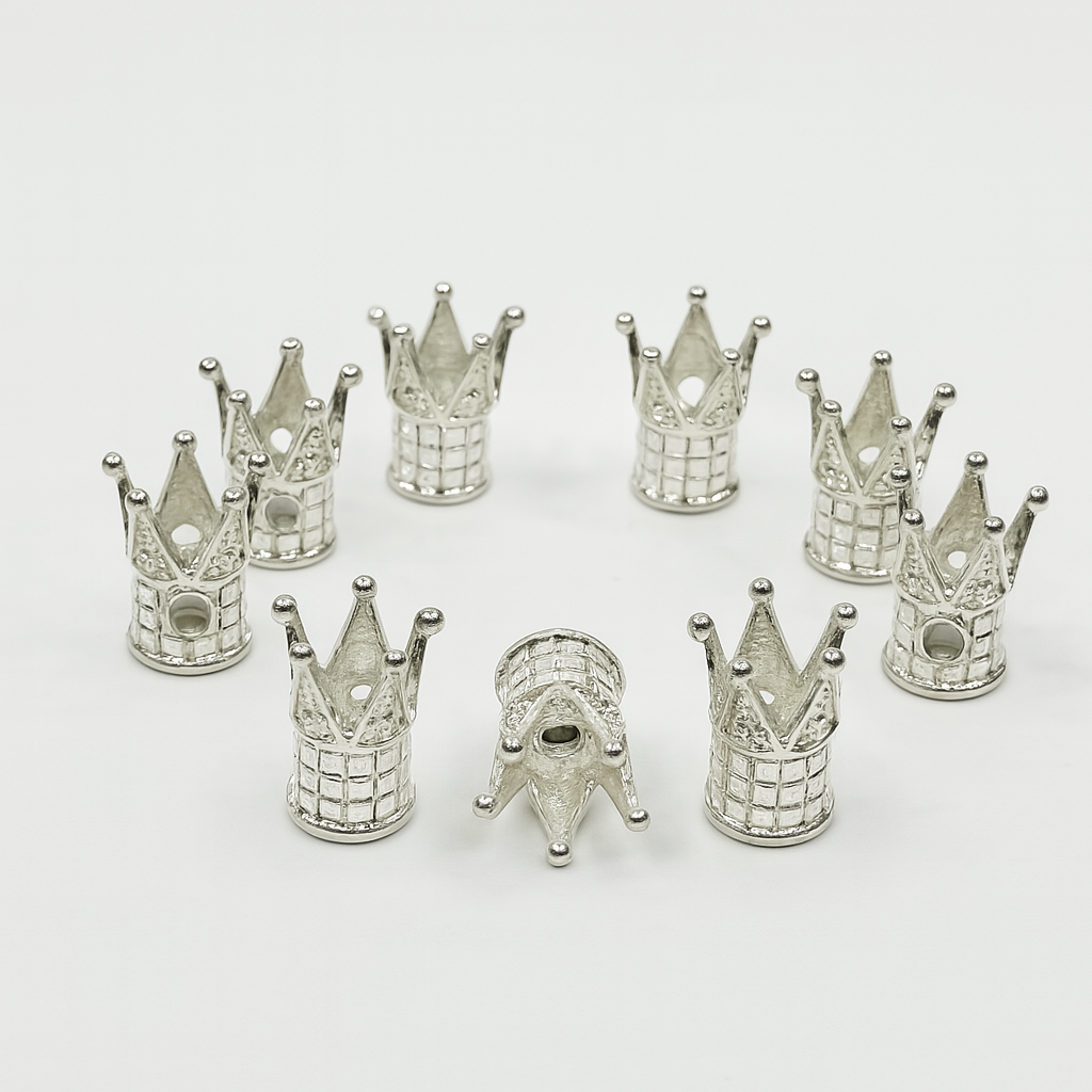 10pz dijes de  corona plateada