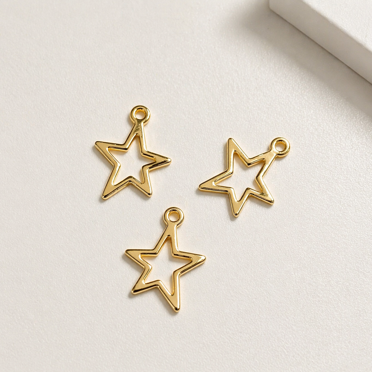 3 piezas Dije Estrella Chapa de Oro 14k | Charm Estrella 14 mm para Pulseras y Collares