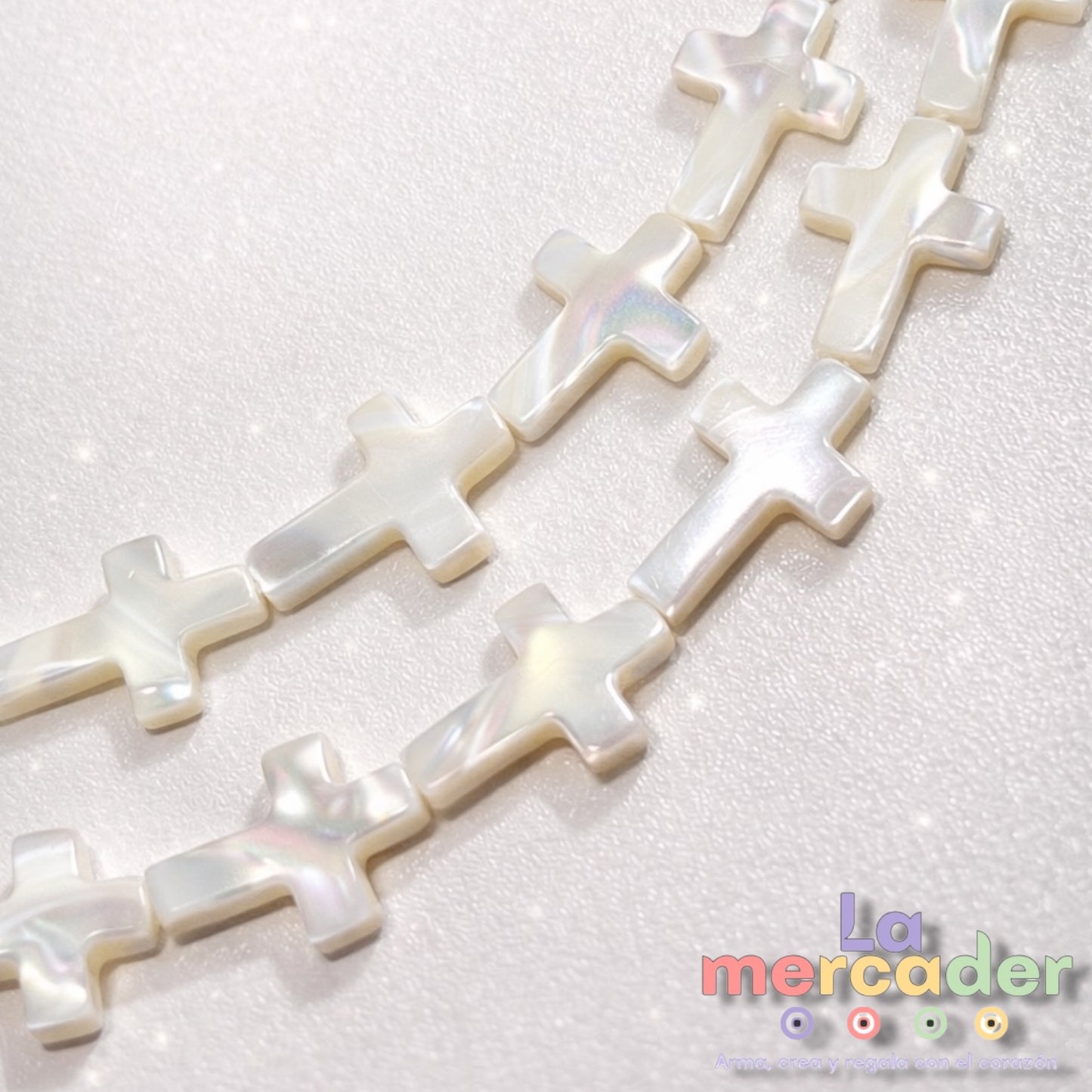 ✝️ Cruces de Madre Perla Natural – 16 × 12 mm | Mini tira con 11 piezas