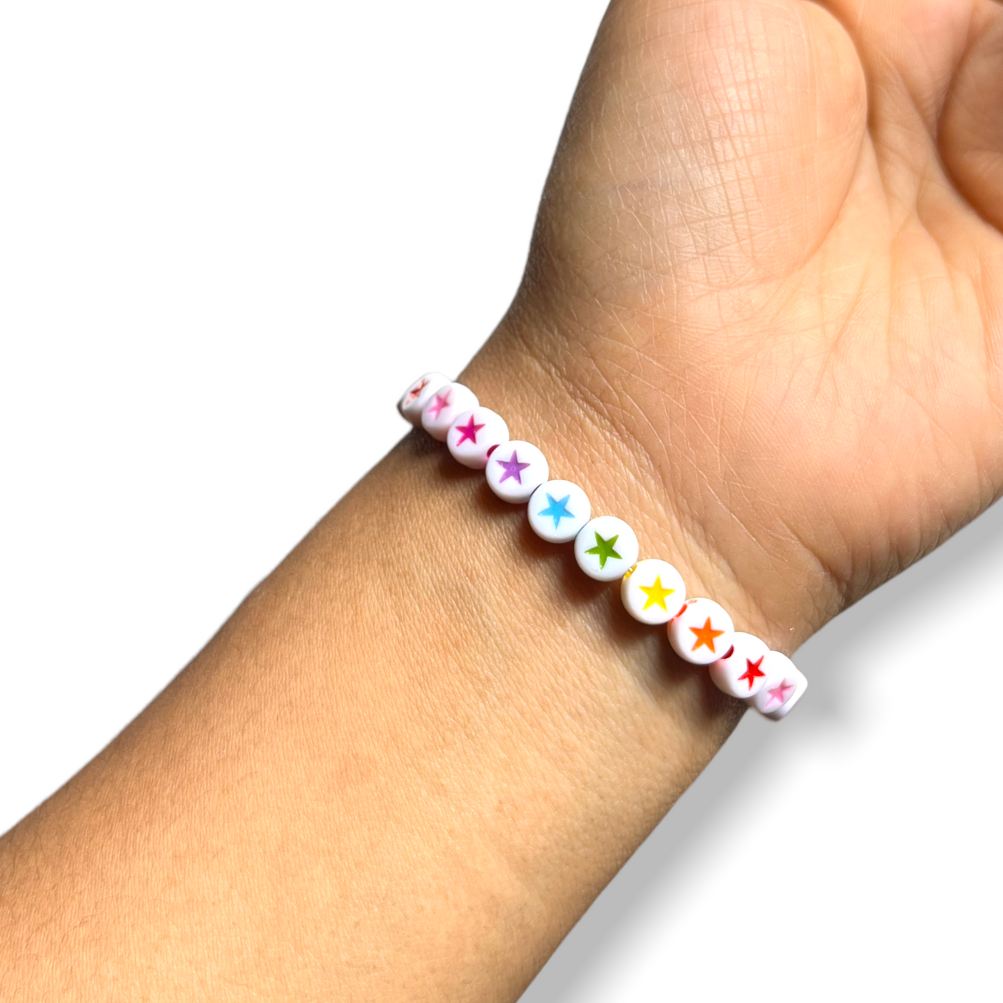 100 pz cuentas blancas con Estrellas de colores para armado de pulseras