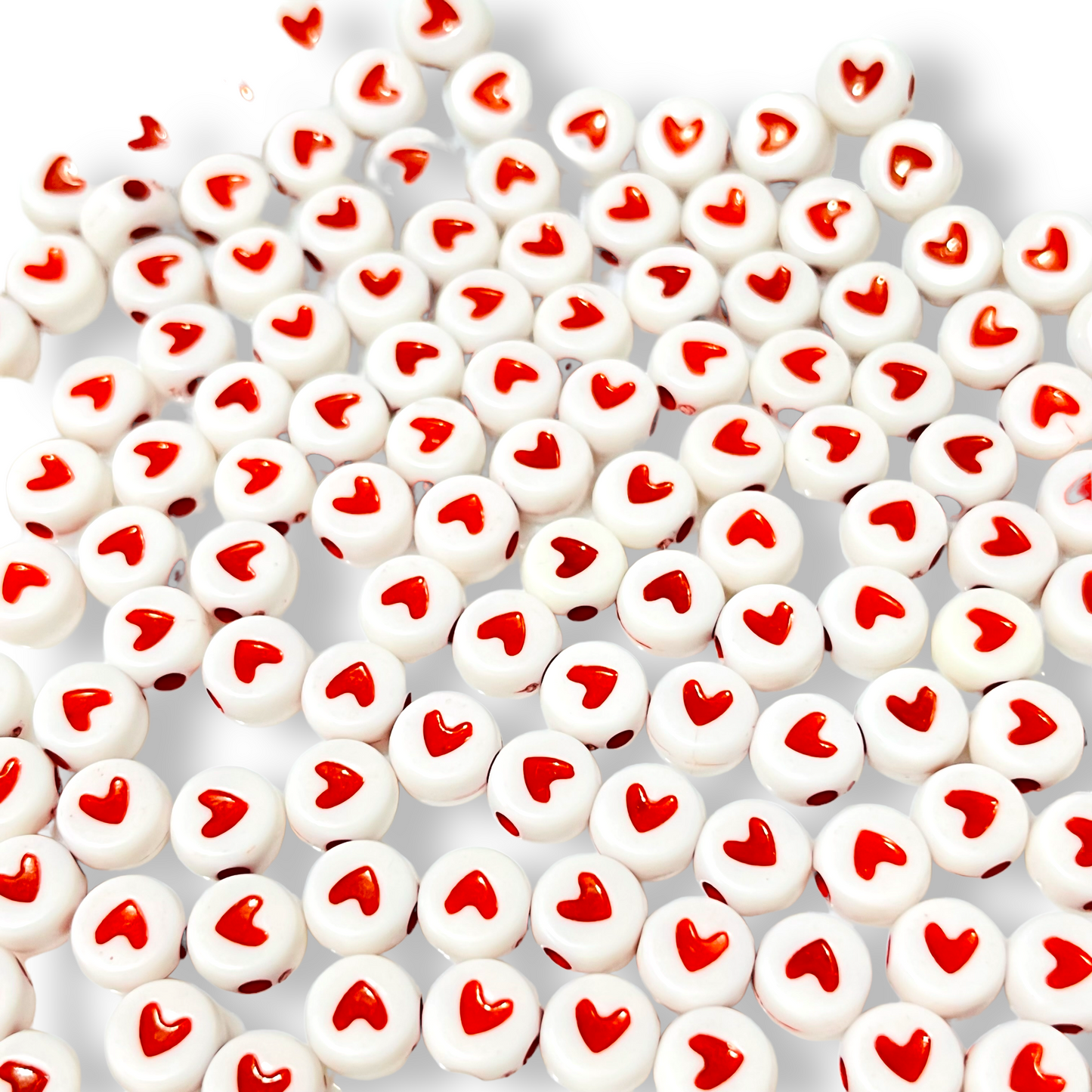 100 pz cuentas de corazones blanco con rojo